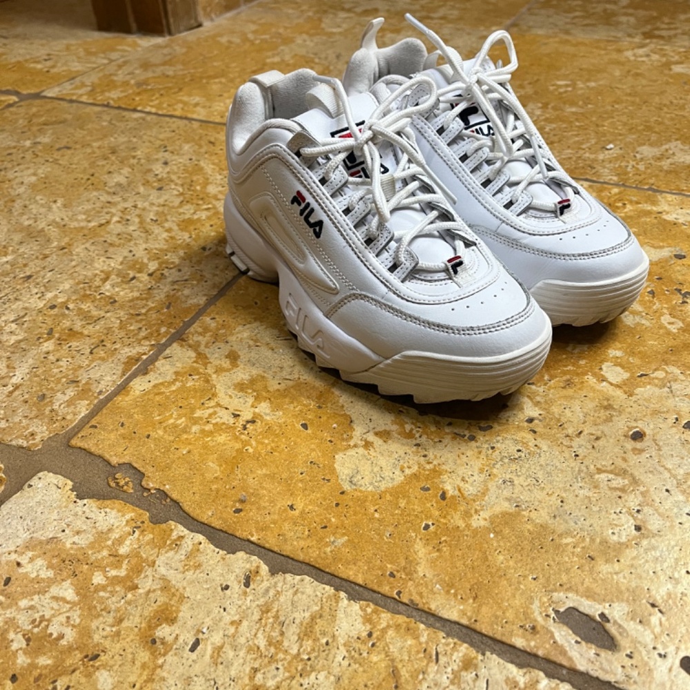 Filas - Picture 2 of 3